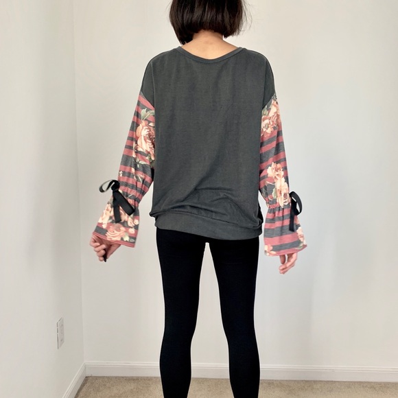 FLORAL RIBBON CONTRAST TOP - Picture 9 of 9